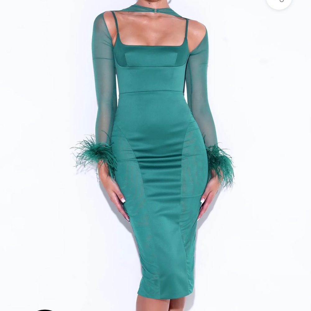 Miss Circle green knee length dress